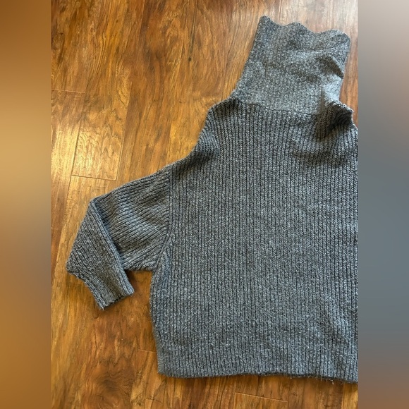 Oversized Cowl Neck Grey Sweater Women’s Size Medium - Picture 3 of 9